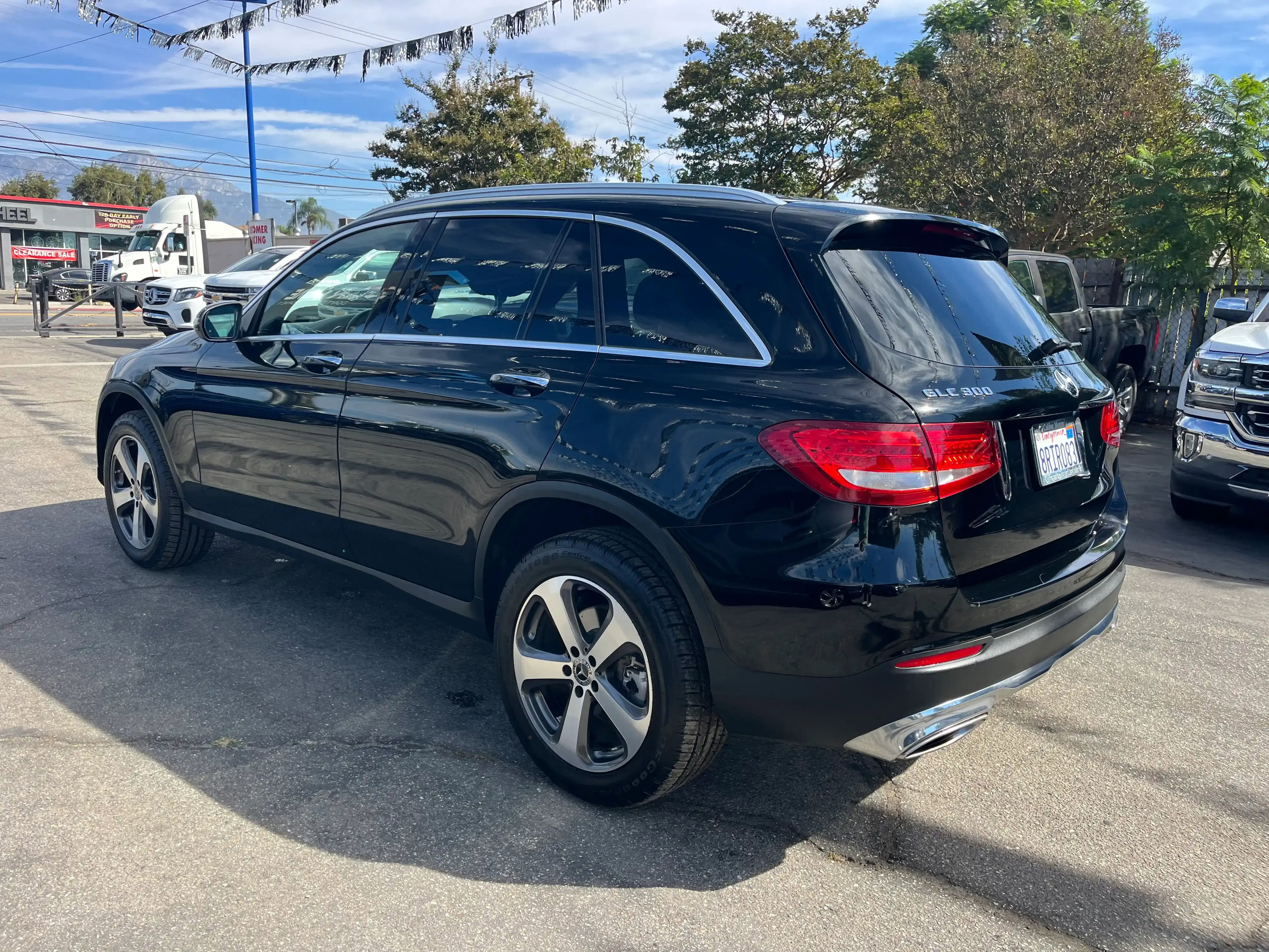 Vehicle image 21 of 70