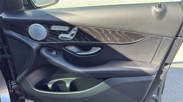 2018 Mercedes-Benz GLC 300 Image 22 of 32
