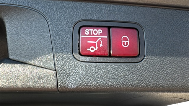 2018 Mercedes-Benz GLC 300 Image 27 of 32