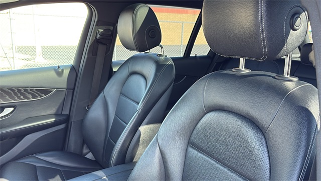 2018 Mercedes-Benz GLC 300 Image 10 of 32