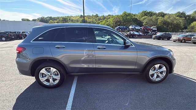 2018 Mercedes-Benz GLC 300 Image 2 of 32