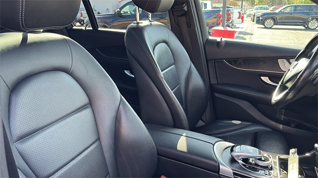 2018 Mercedes-Benz GLC 300 Image 12 of 32