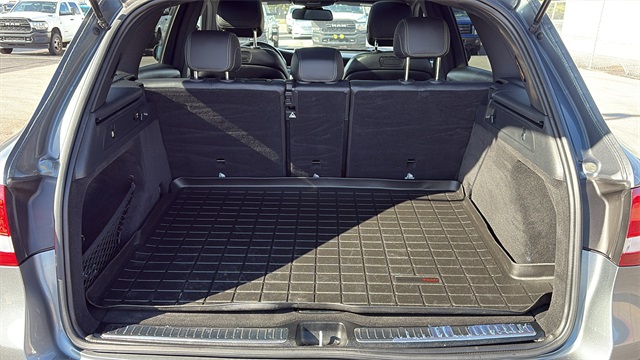 2018 Mercedes-Benz GLC 300 Image 8 of 32