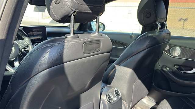 2018 Mercedes-Benz GLC 300 Image 28 of 32