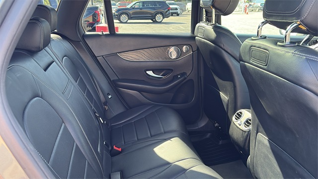 2018 Mercedes-Benz GLC 300 Image 11 of 32