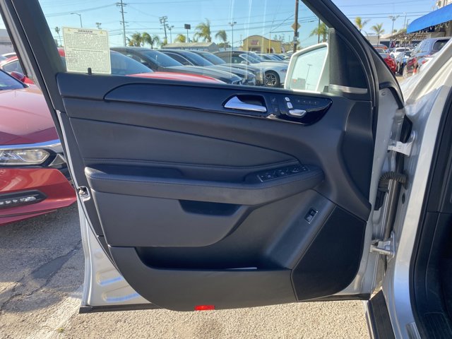 Vehicle image 14 of 25