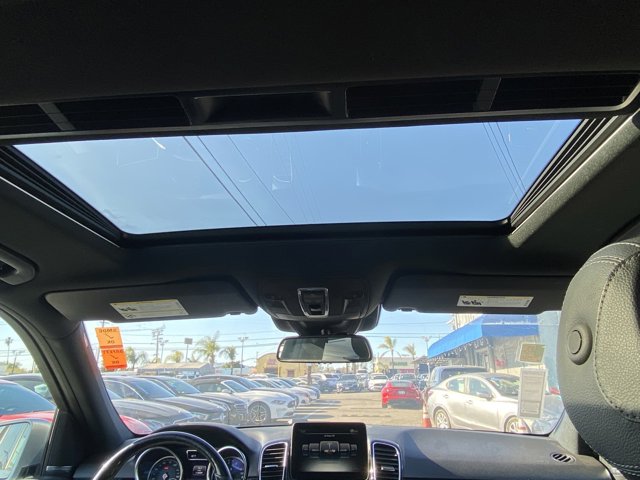 Vehicle image 21 of 25