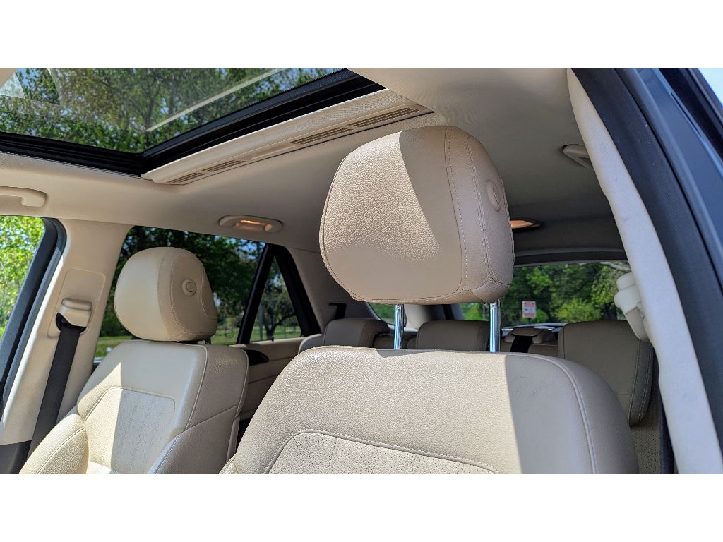 Vehicle image 16 of 30