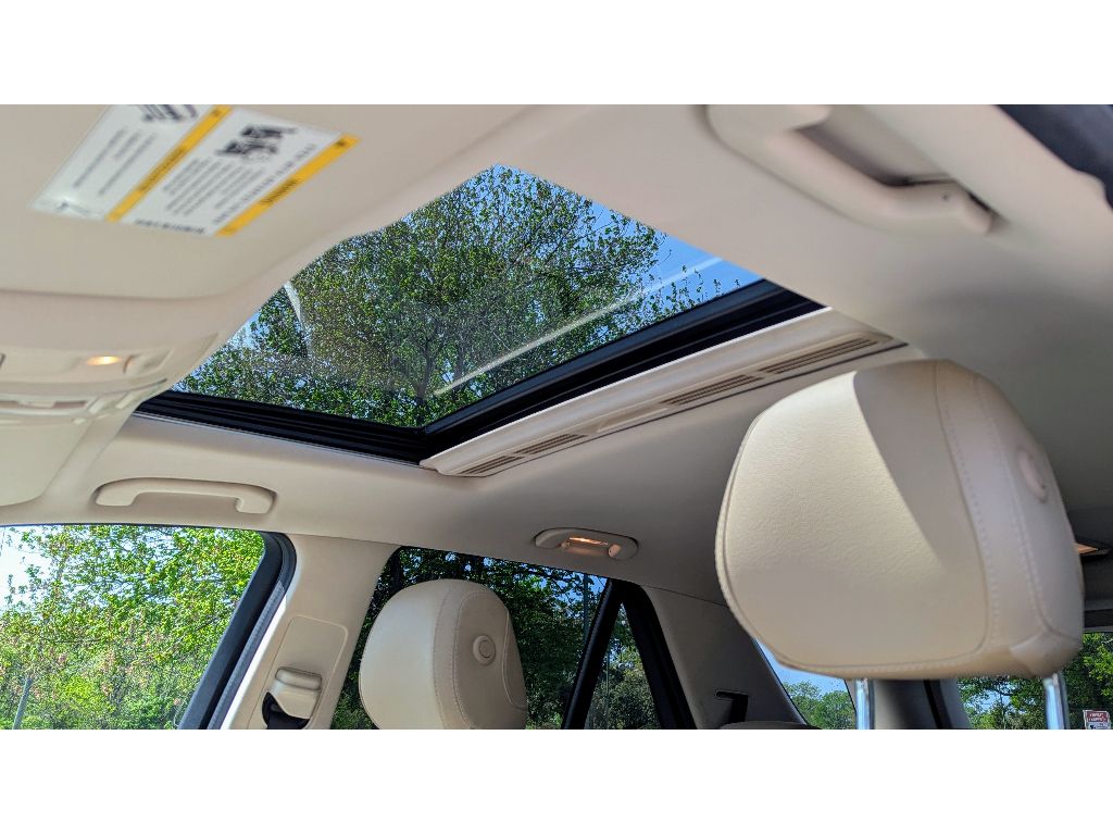 Vehicle image 17 of 30