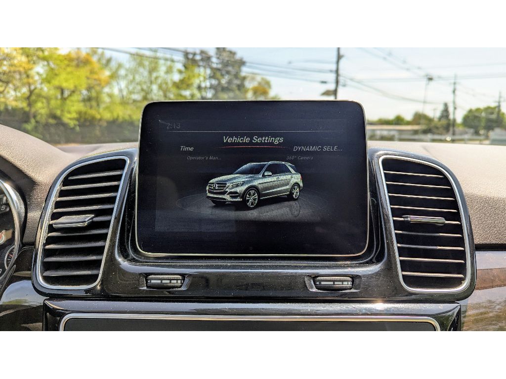 Vehicle image 25 of 30