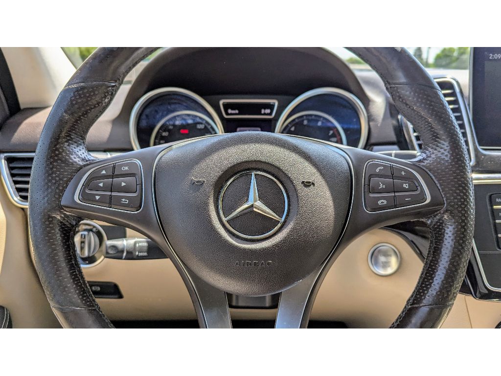 Vehicle image 20 of 30
