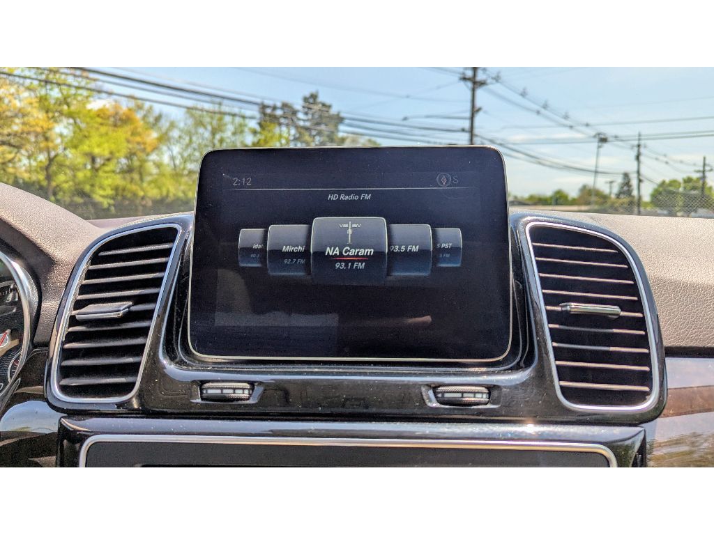 Vehicle image 23 of 30