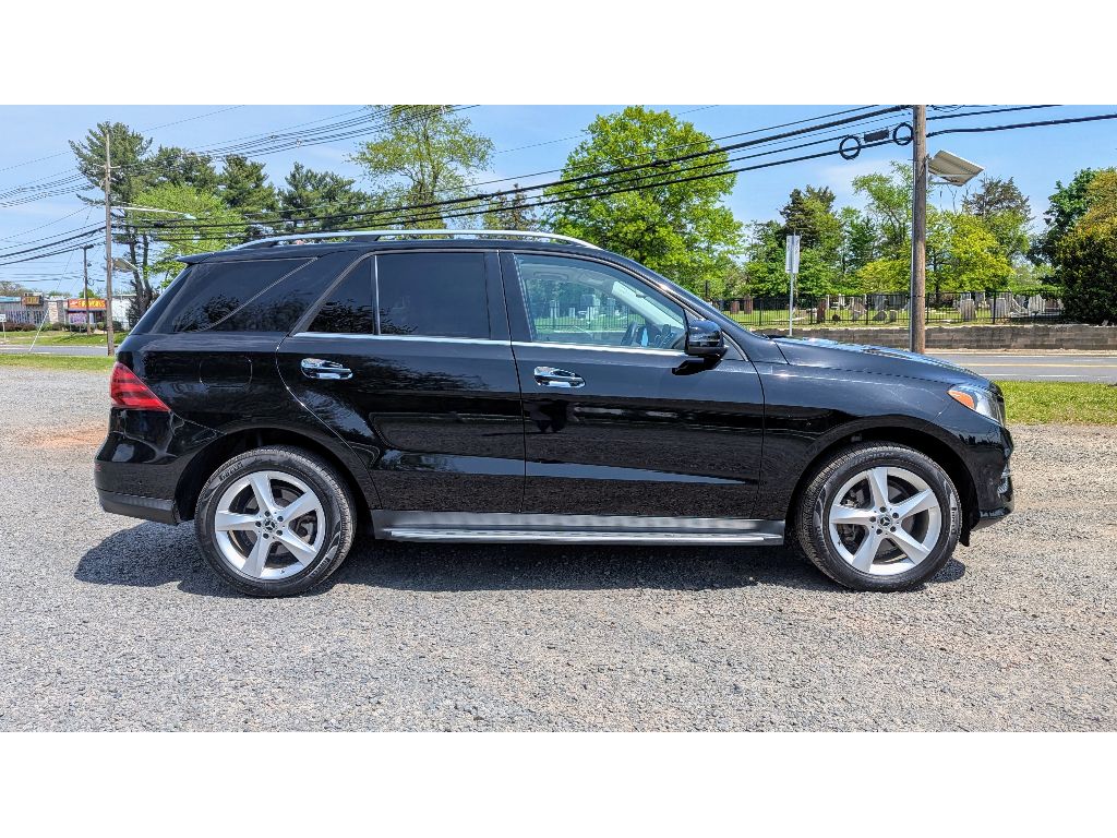Vehicle image 4 of 30