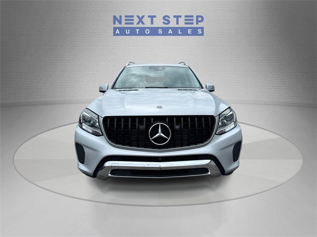 Vehicle image 2 of 38
