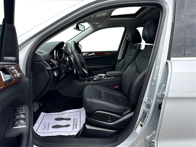 Vehicle image 19 of 38