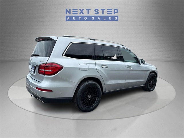 Vehicle image 5 of 38