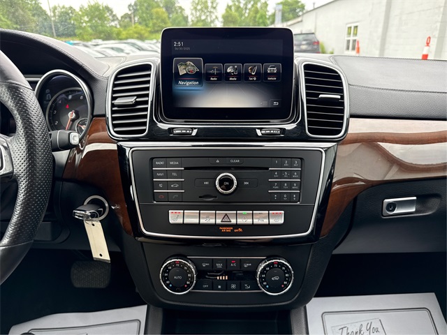 Vehicle image 25 of 38