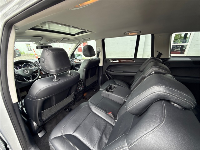 Vehicle image 18 of 38