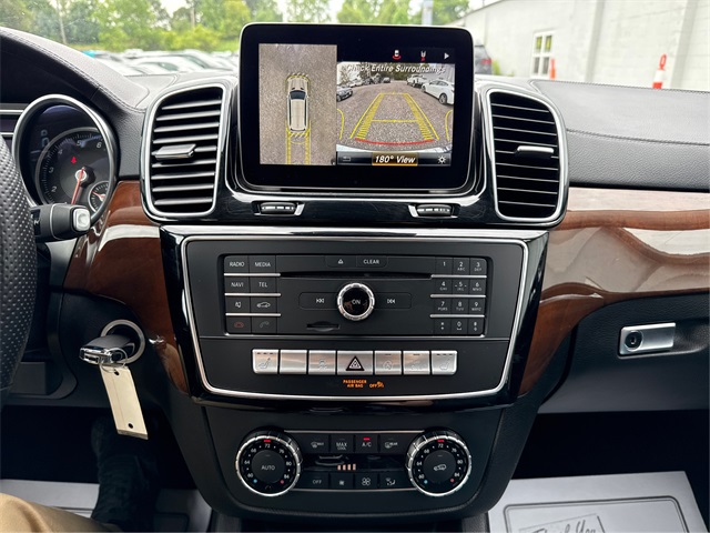 Vehicle image 24 of 38