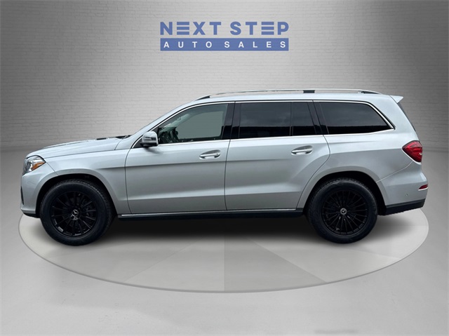 Vehicle image 8 of 38