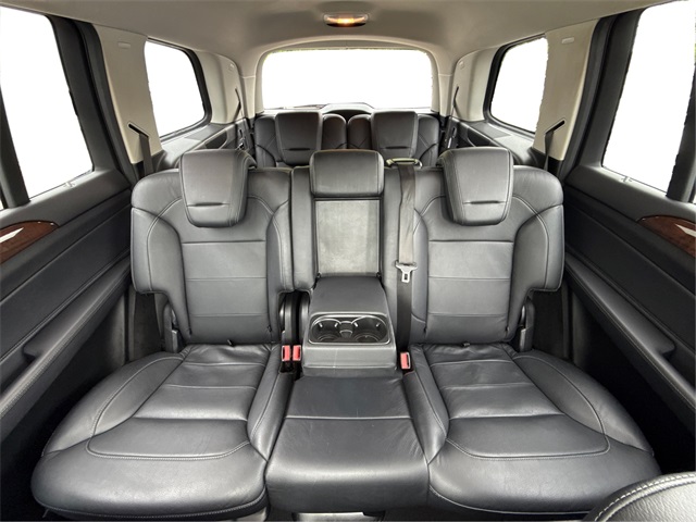 Vehicle image 16 of 38