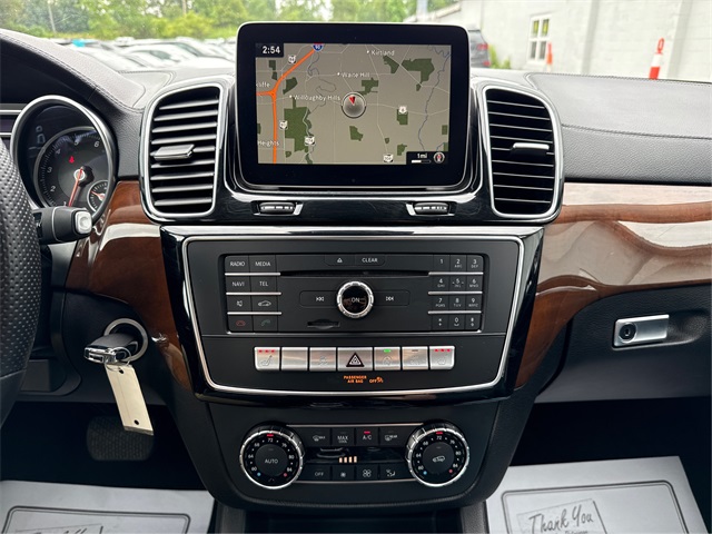 Vehicle image 23 of 38