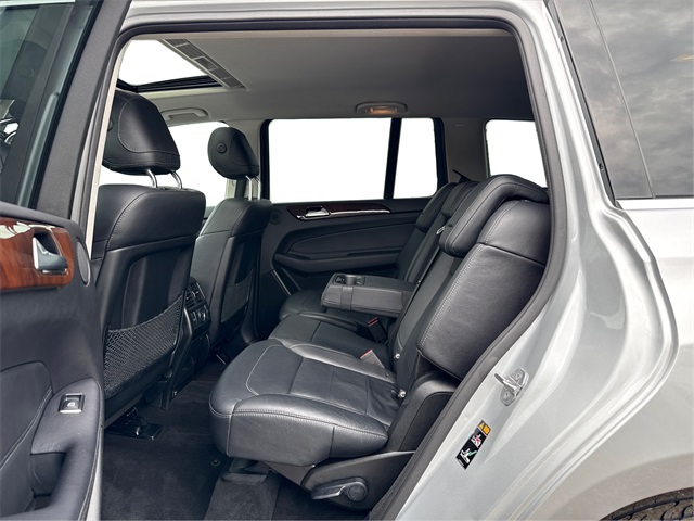 Vehicle image 15 of 38