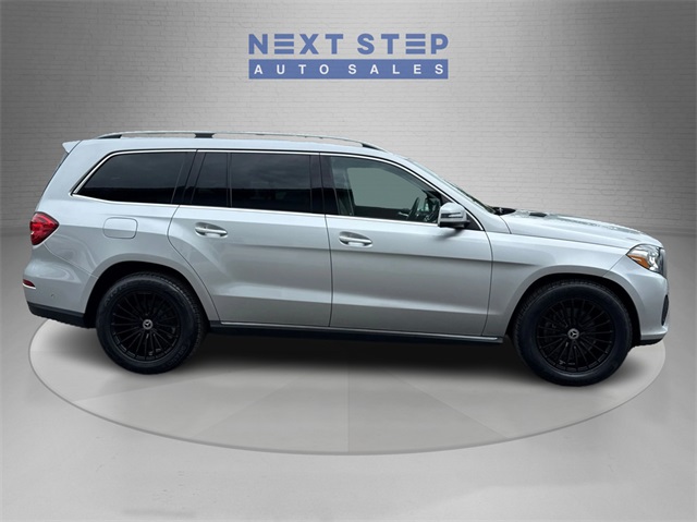 Vehicle image 4 of 38