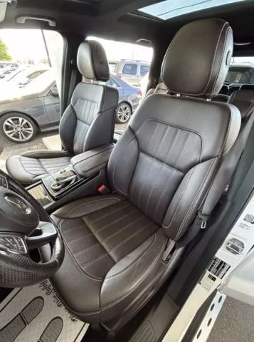 Vehicle image 14 of 50