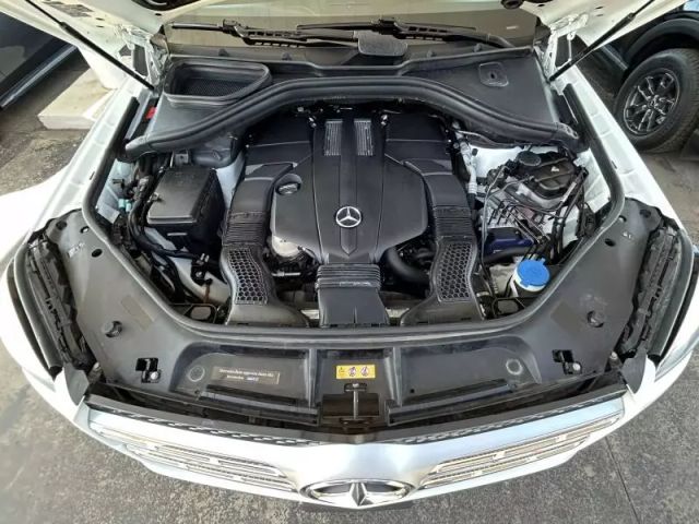 Vehicle image 9 of 50