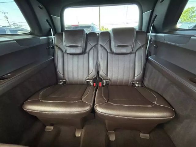 Vehicle image 40 of 50