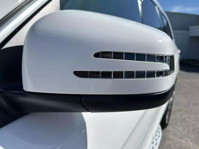 Vehicle image 44 of 50