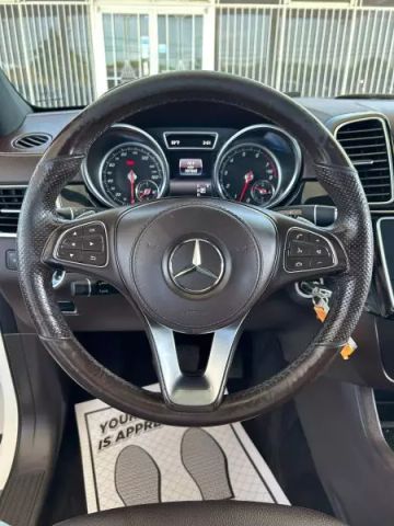 Vehicle image 21 of 50