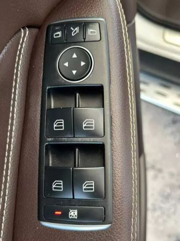 Vehicle image 31 of 50