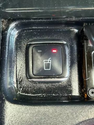 Vehicle image 41 of 50