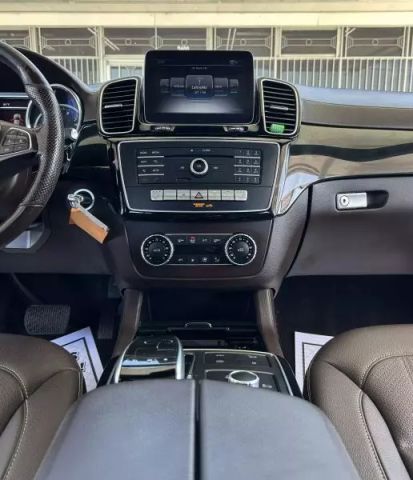 Vehicle image 19 of 50