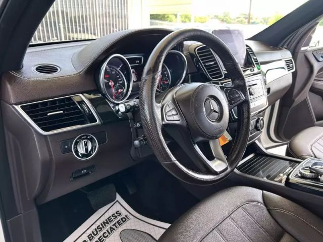 Vehicle image 18 of 50
