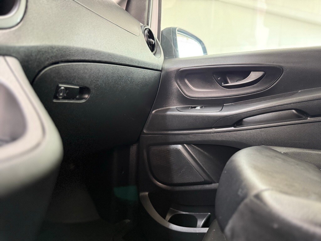 Vehicle image 45 of 50