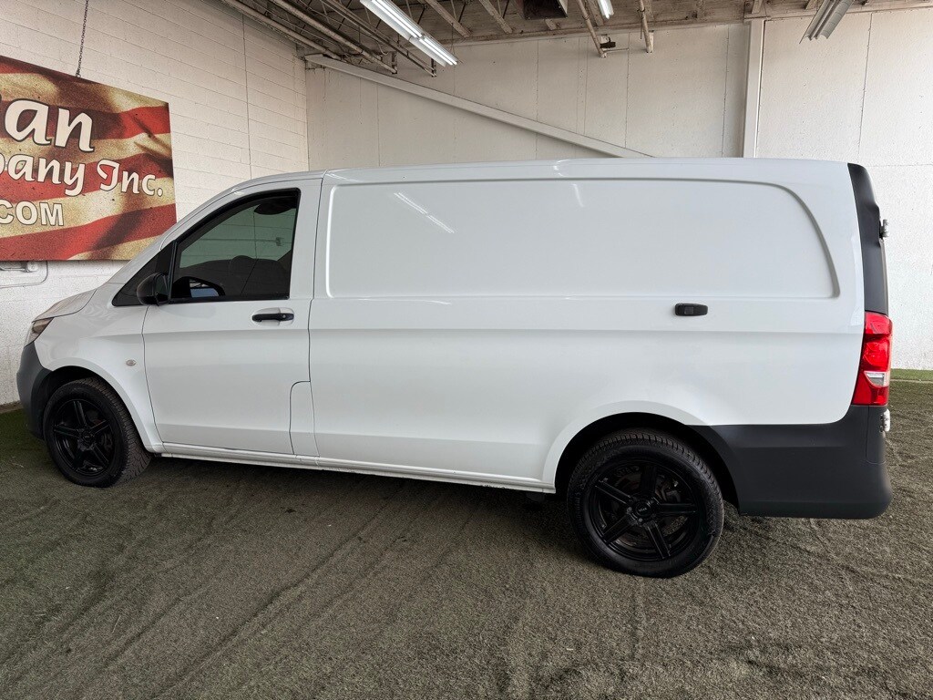 Vehicle image 12 of 50