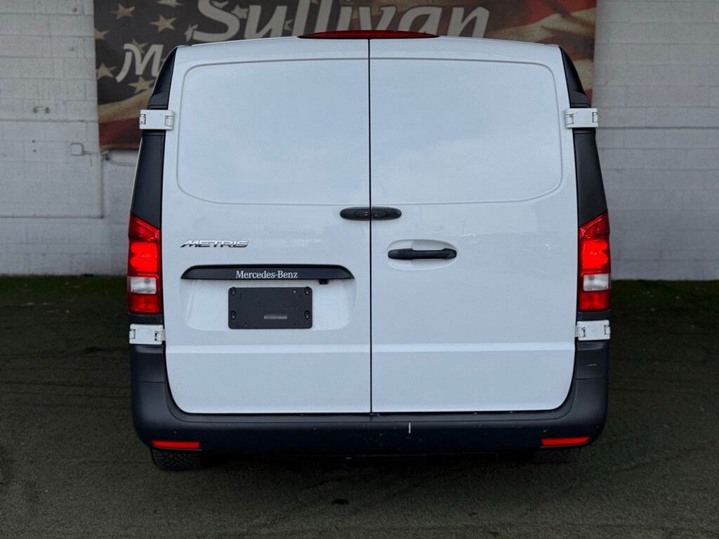 Vehicle image 11 of 50
