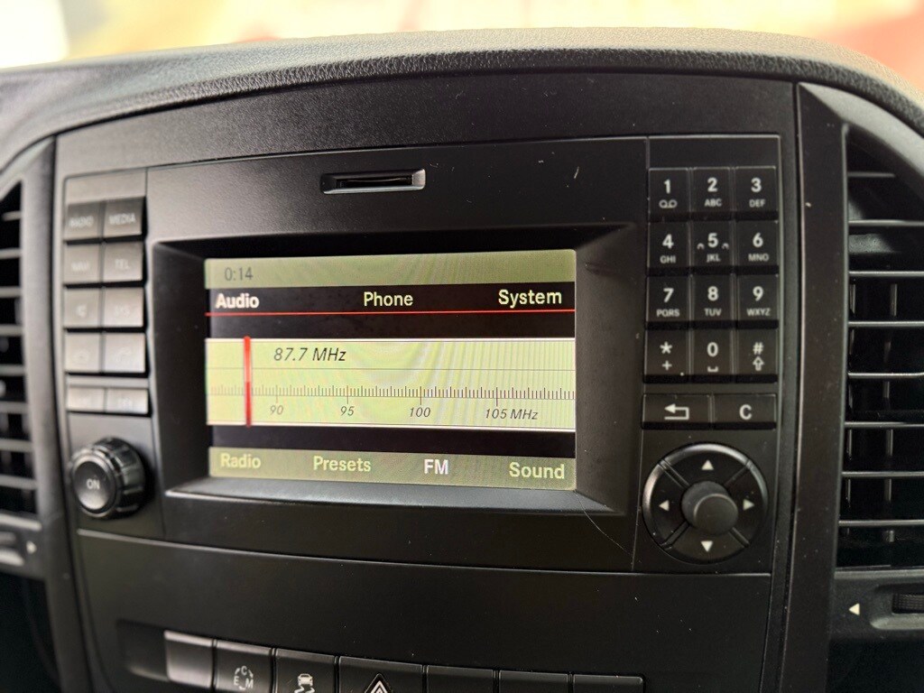Vehicle image 37 of 50