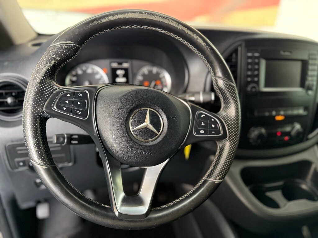 Vehicle image 34 of 50