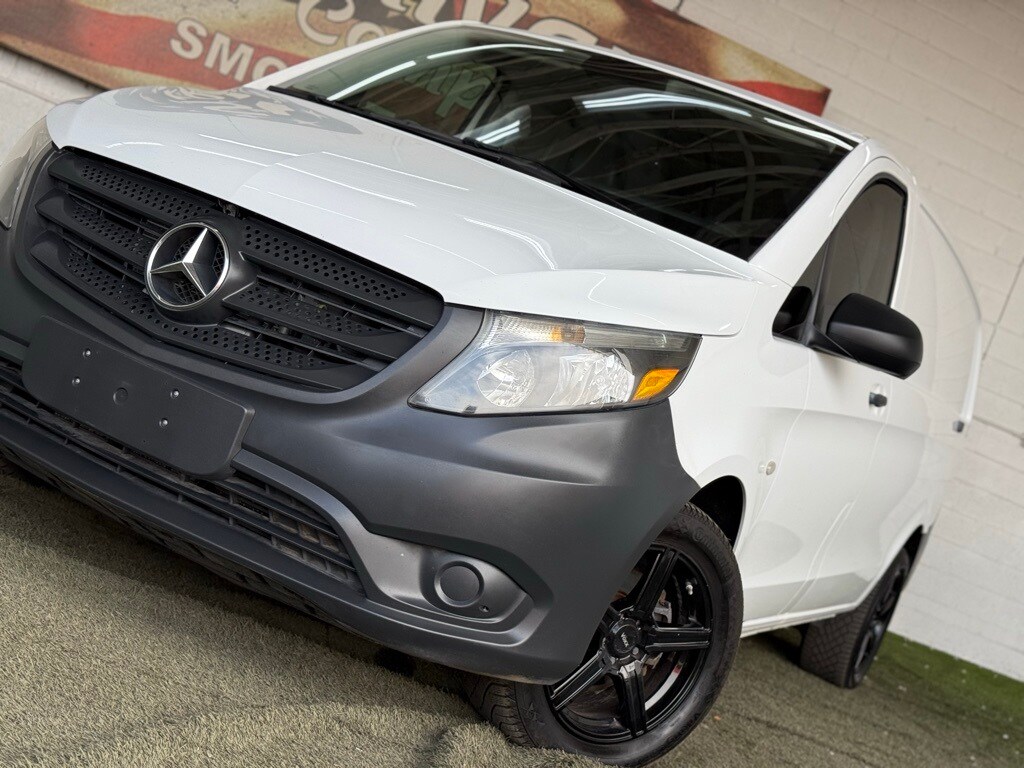 Vehicle image 14 of 50