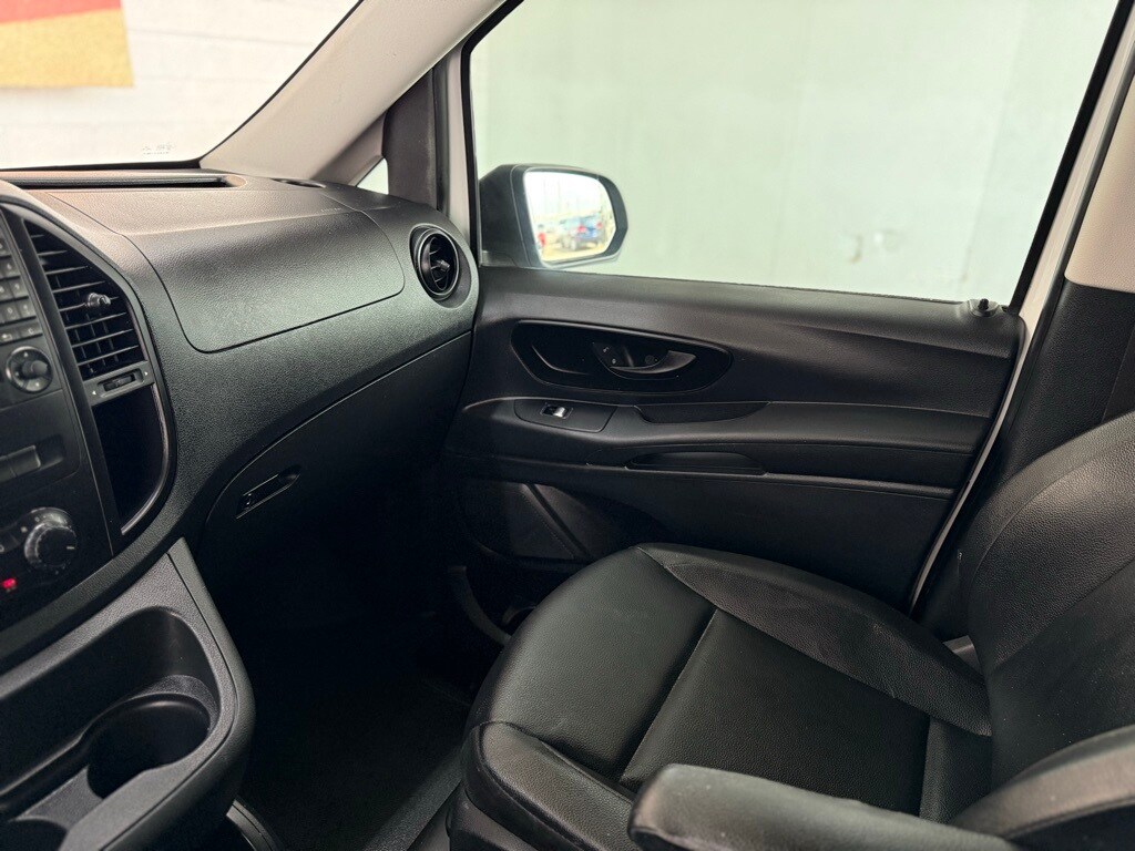 Vehicle image 42 of 50