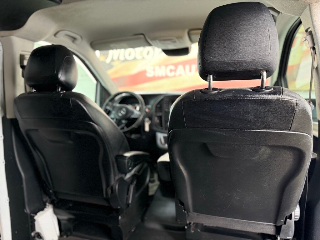 Vehicle image 23 of 50