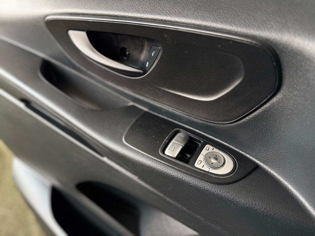 Vehicle image 30 of 50