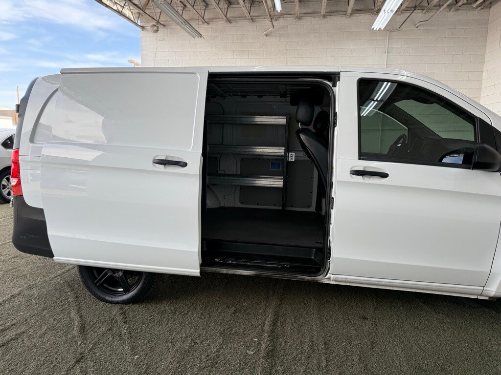 Vehicle image 8 of 50