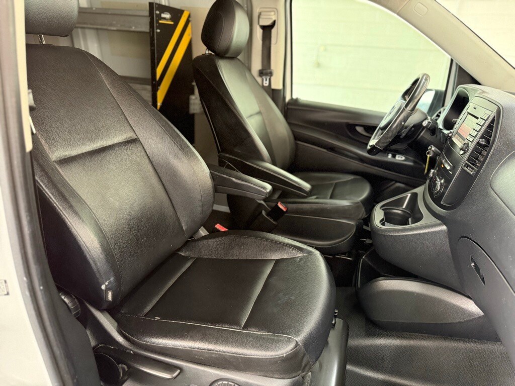 Vehicle image 43 of 50