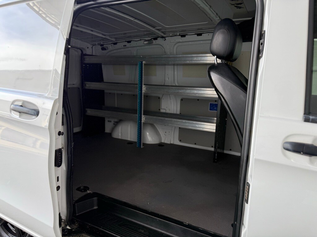 Vehicle image 22 of 50