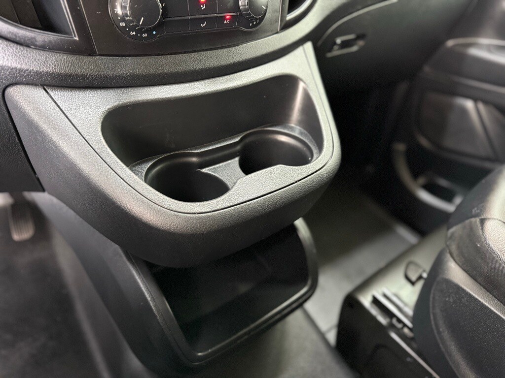 Vehicle image 41 of 50